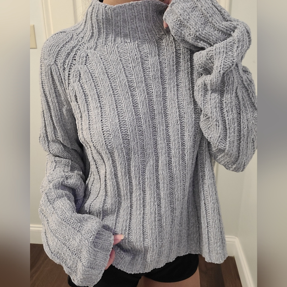 American Eagle Cozy Gray Ribbed Sweater